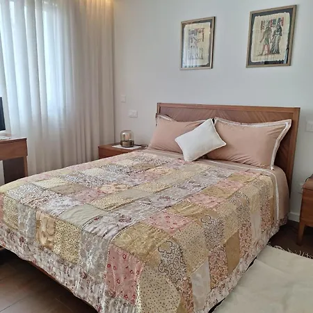 Apartament Coliseum *